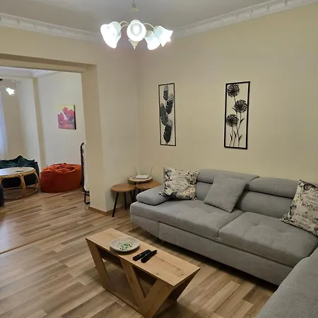 Old Soul, Modern Comfort Tirana