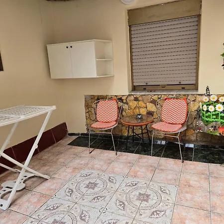 Old Soul, Modern Comfort Appartement Tirana