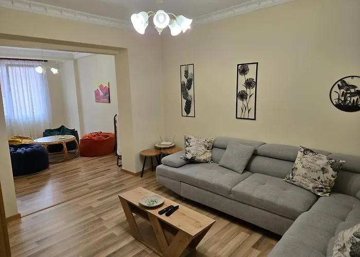 Old Soul, Modern Comfort Tirana