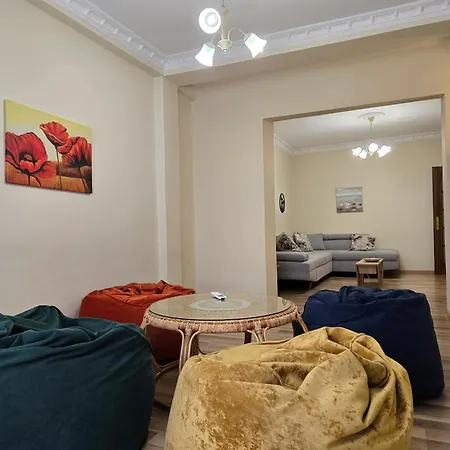Apartment Old Soul, Modern Comfort